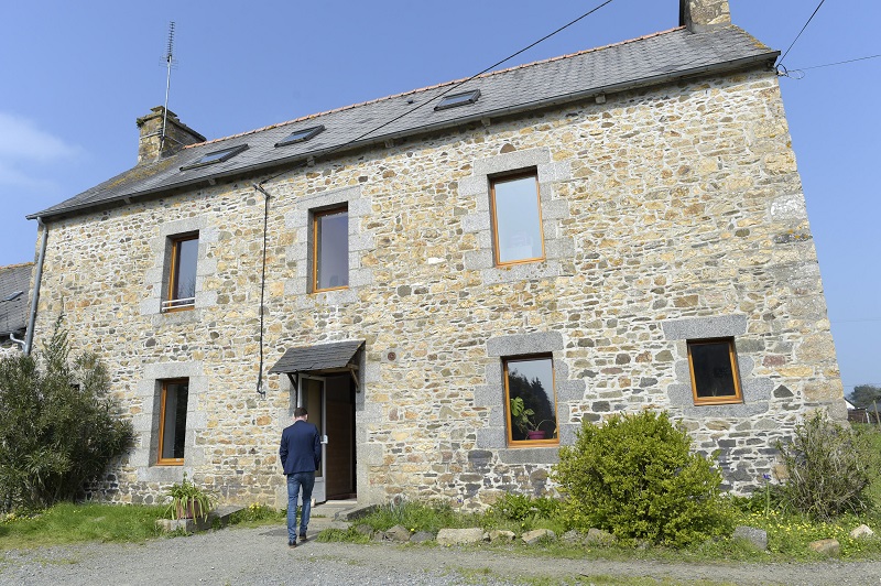L'association Beauvallon accueille dans son foyer Entre-temps, situé à Gomenec'h, des jeunes de 12 à 18 ans nécessitant une prise en charge éducative et thérapeutique. L'association Beauvallon accueille dans son foyer Entre-temps, situé à Gomenec'h, des jeunes de 12 à 18 ans nécessitant une prise en charge éducative et thérapeutique.