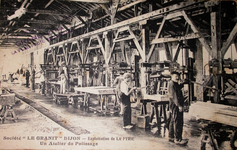 Carrière de granit de la Pyrie (c) DR