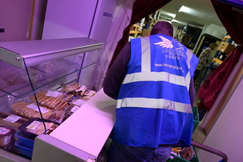 Au Secours Populaire, de nouveaux profils de bénévoles sont apparus, parmi lesquels des restaurateurs, contraints de mettre leur activité entre parenthèses.