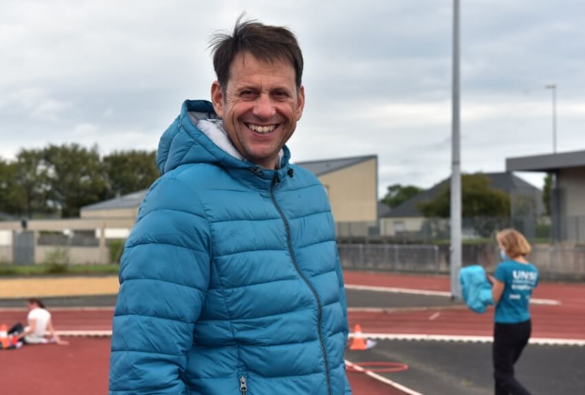 Jean-Michel Dupart, Directeur départemental de L’UNSS en Côtes d’Armor. « L’année dernière, 46 équipes de collégiens sont parties en championnat de France ». Photo : Bruno Torrubia