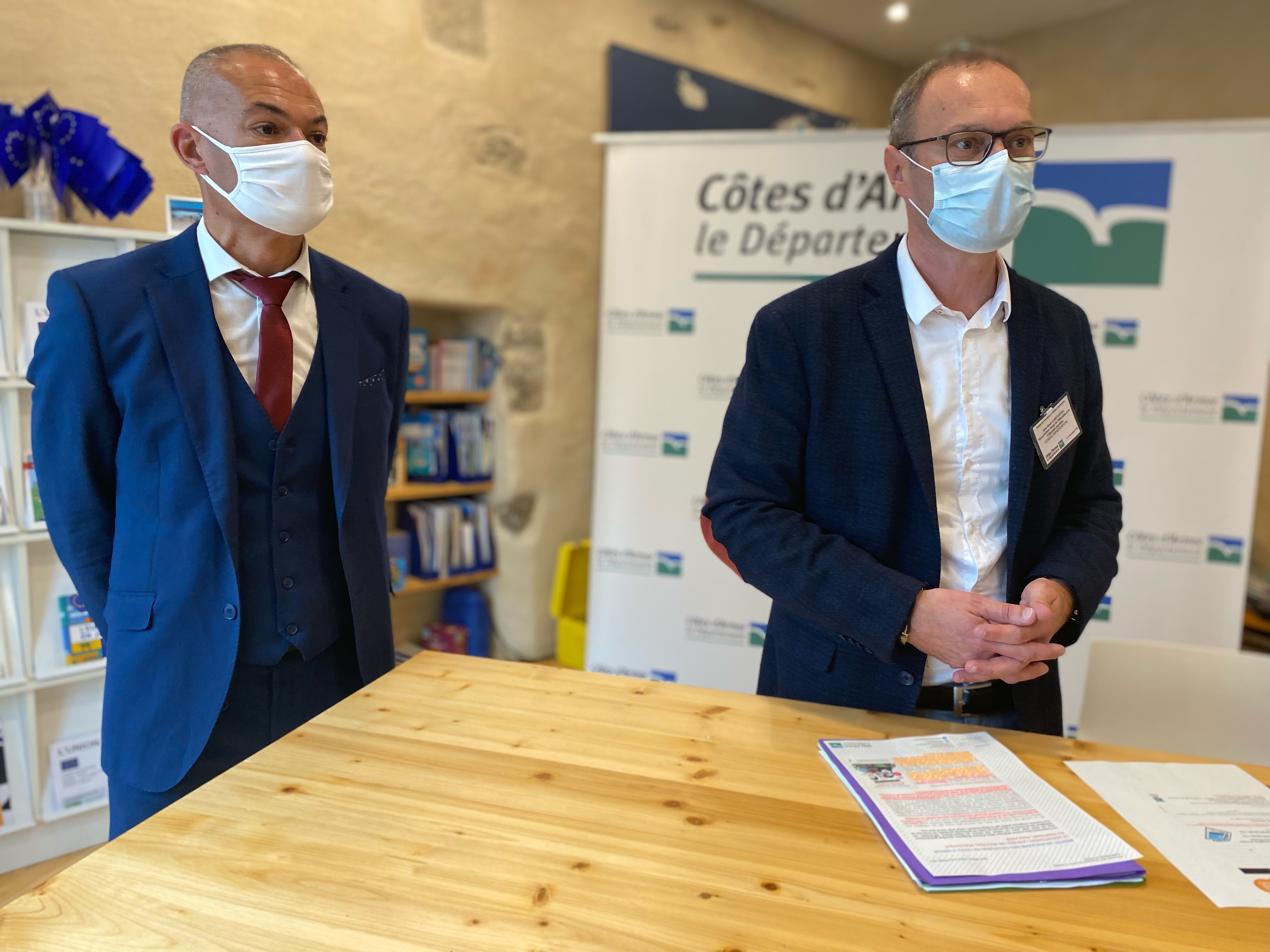 Présentation du projet de magazine des collégiens Présentation du projet de magazine des collégiens