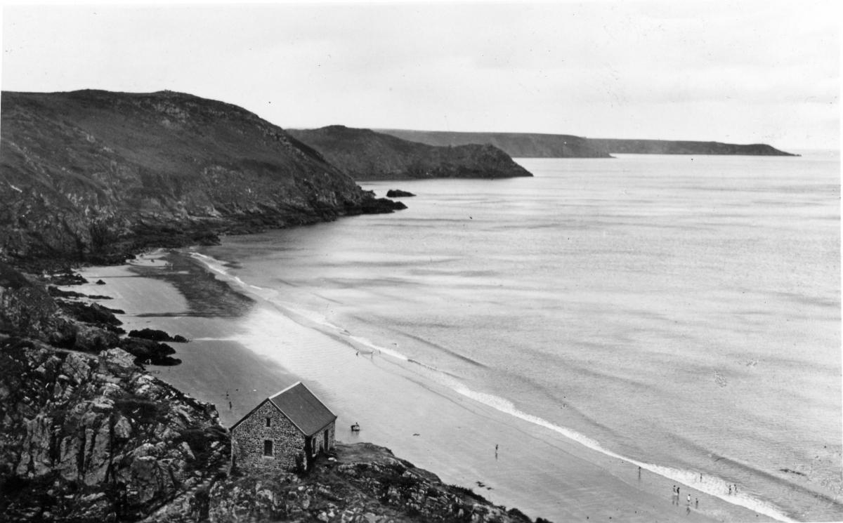 La plage Bonaparte, haut-lieu du réseau Shelburn