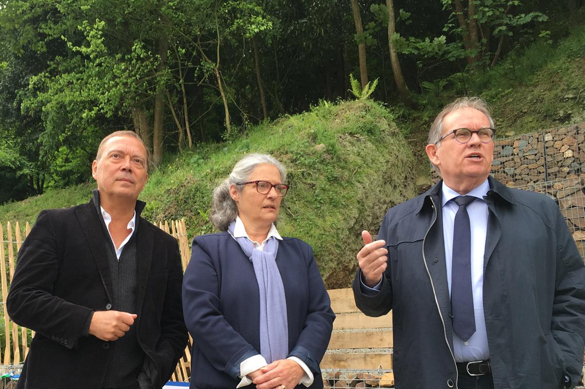 Thierry Simelière, viceprésident chargé de la Culture et du patrimoine, Véronique Méheust viceprésidente chargée de l'environnement et Alain CADEC président du Département cheminement