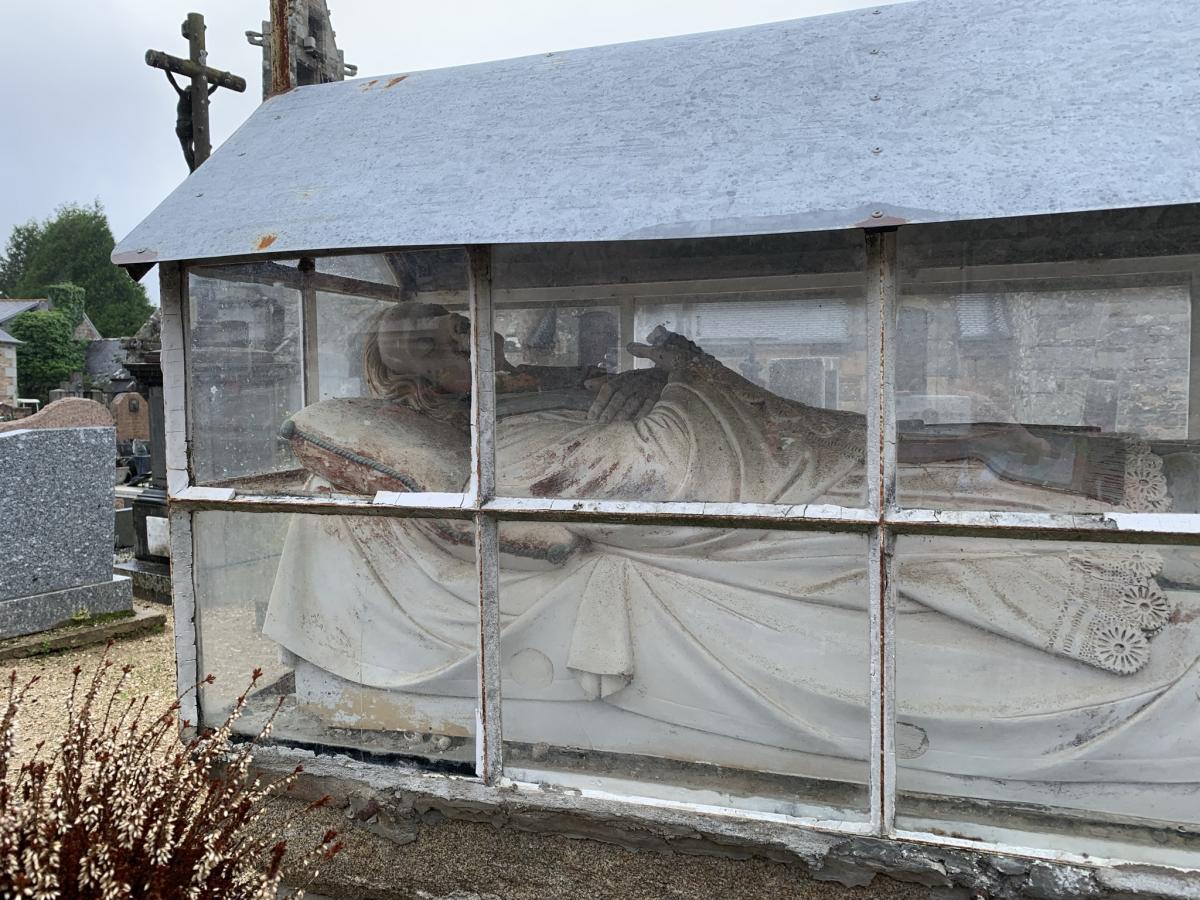 Le gisant de Dom Maudez, un ancêtre de Jean-Yves Laigre, fin connaisseur en généalogie (photo DR).