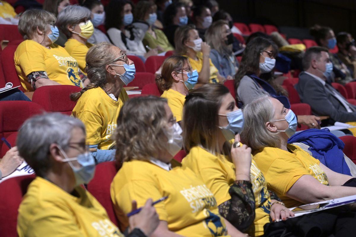Les nombreuses professionnelles présentes arboraient le tee-shirt jaune du Safthon 2021 (photo : Thierry Jeandot).