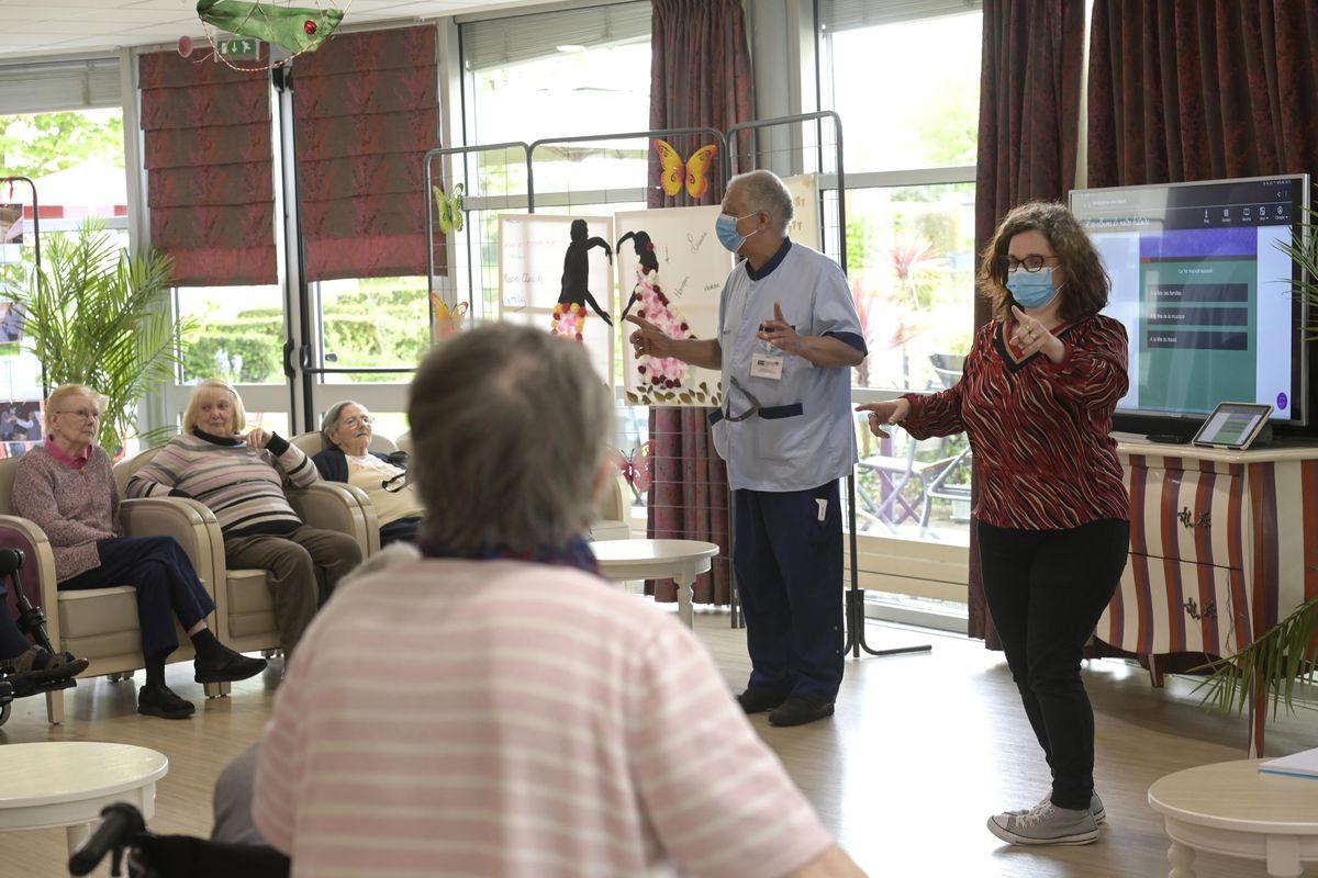 Céline Tortorici, présidente de l'association et animatrice à la Tourelle d'argent à Trémuson (ci-dessus) : "Nous travaillons à l'organisation d'une semaine de vacances dans le Morbihan pour nos seniors." (photo Thierry Jeandot).