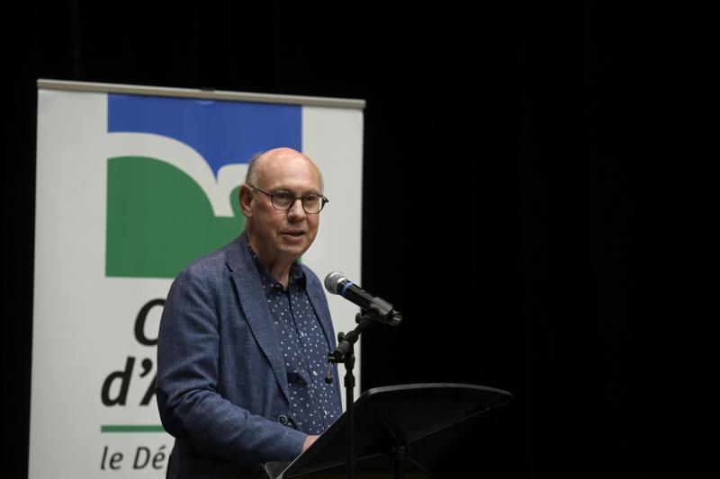 Patrice Kervaon, vie-président délégué à la culture et aux cultures bretonne présente les "Avants-Scènes" Patrice Kervaon, vice-président délégué à la culture et aux cultures bretonne présente les "Avants-Scènes"
