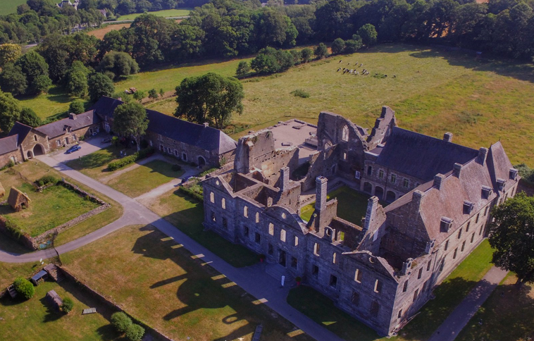 L&#039;abbaye de Bon-Repos (© Peron Renan)