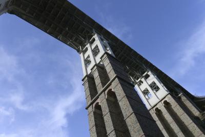 Le pont de Toupin, qui enjambe la vallée Le pont de Toupin, qui enjambe la vallée