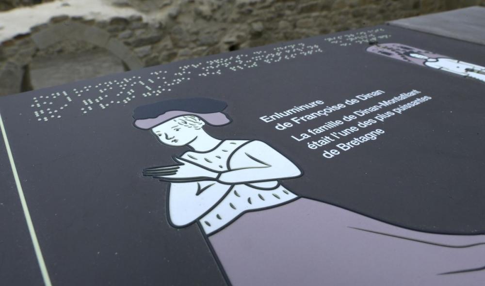 Nouvelle signalétique, également en braille, joliment illustrée en relief (photo Thierry Jeandot).