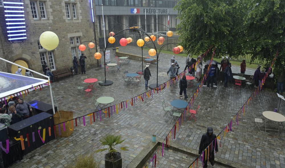 Scène B sous la pluie